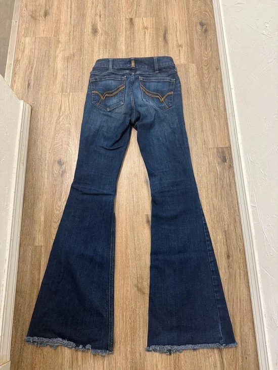 Ariat Women's R.E.A.L. Perfect Rise Yrises Flare Jeans - Picture 3 of 5